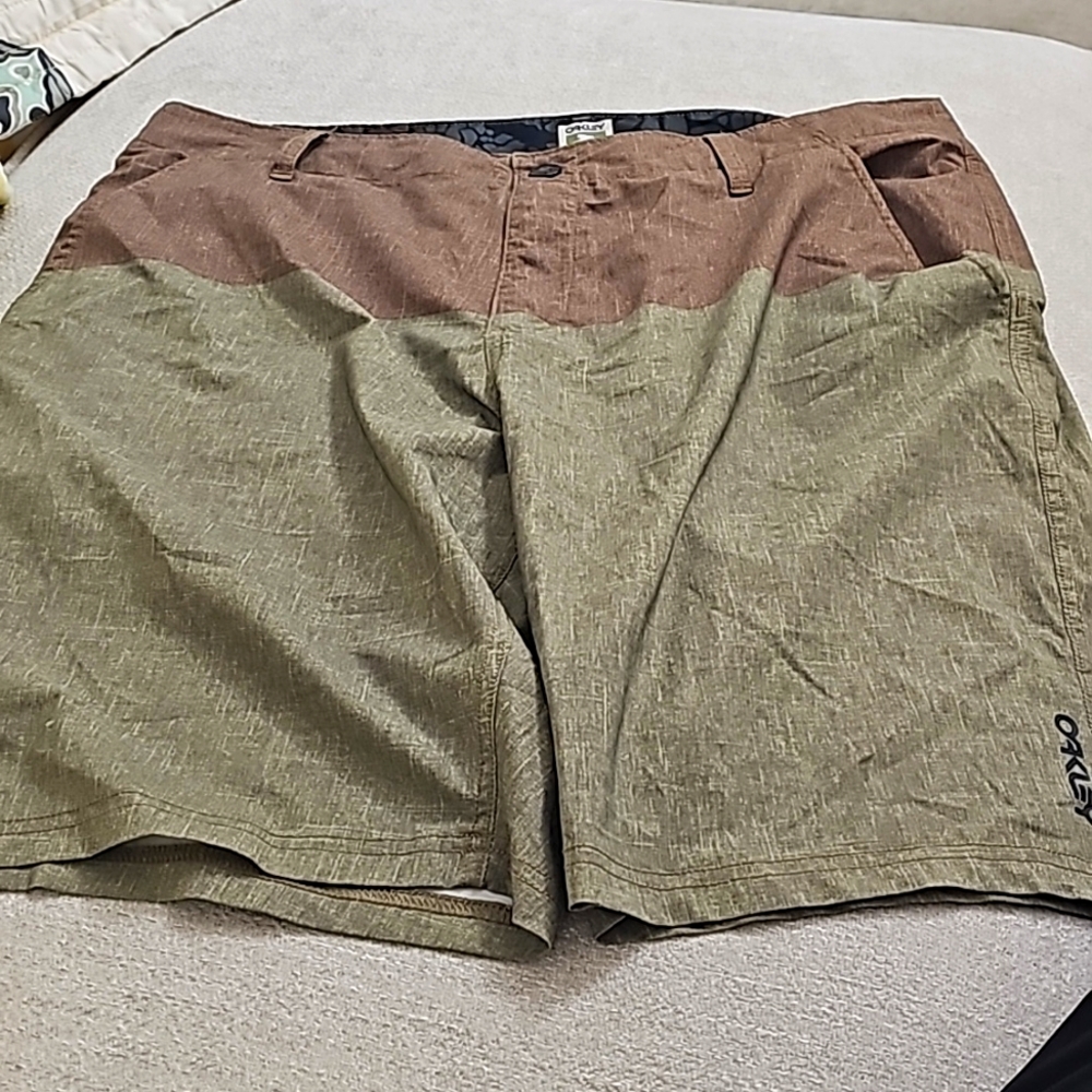 Oakley Men's Size 36 Shorts